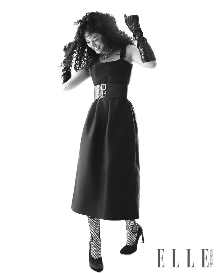 elle indonesia januari 2021 young talent - aurelie moeremans- photography raja siregar - styling ismelya muntu - editor santi zulbachri