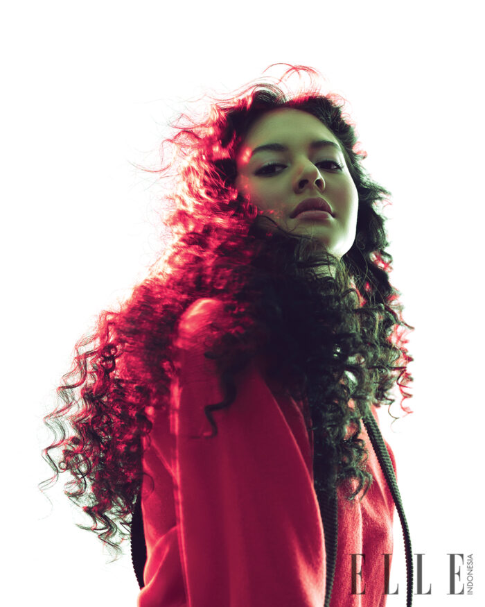 elle indonesia januari 2021 young talent - aurelie moeremans- photography raja siregar - styling ismelya muntu - editor santi zulbachri