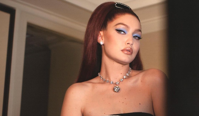 Riasan Glamor Untuk Rambut Rona Merah ala Gigi Hadid