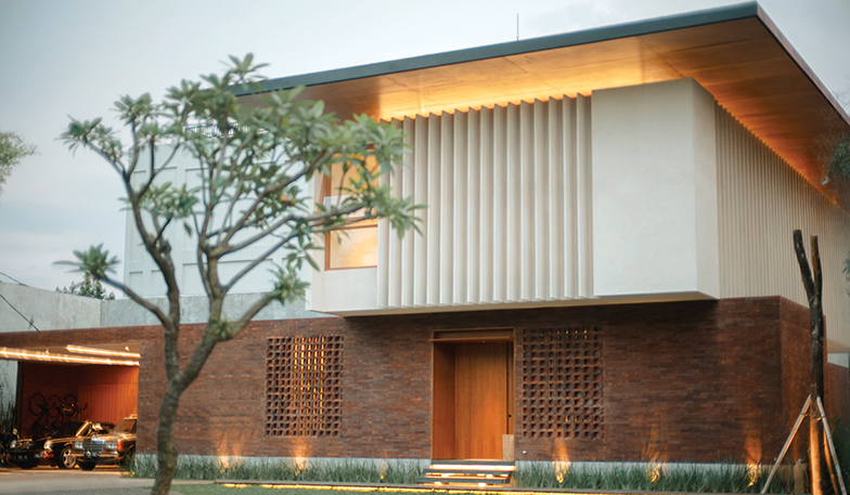 Masuk Ke Dalam Rumah Desainer Interior Agatha Carolina yang Terinspirasi Arsitektur Modern Abad Pertengahan
