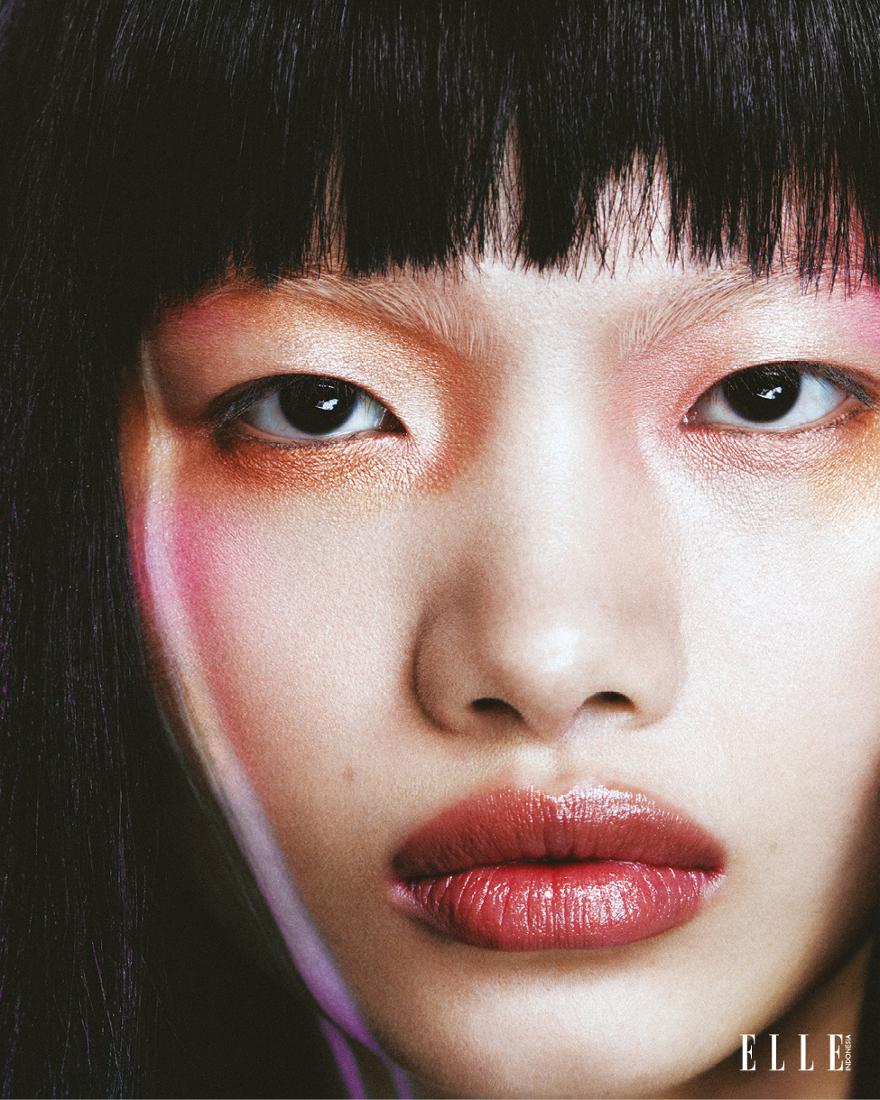 Referensi Rias Mata Berefek 'Shimmer' dari Palet Eyeshadow Chanel