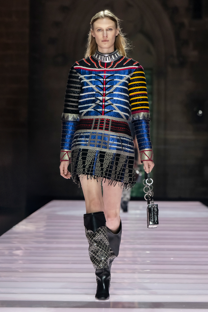Louis Vuitton Persembahkan Koleksi Cruise 2026 di Cour d'Honneur, Palais des Papes di Avignon, Prancis Selatan