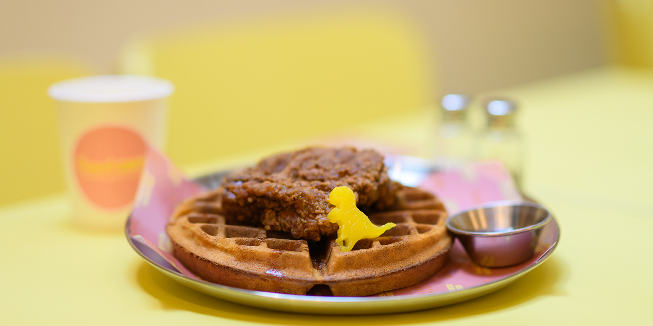 Menu Coach Cafe: "Chicken & Waffles"