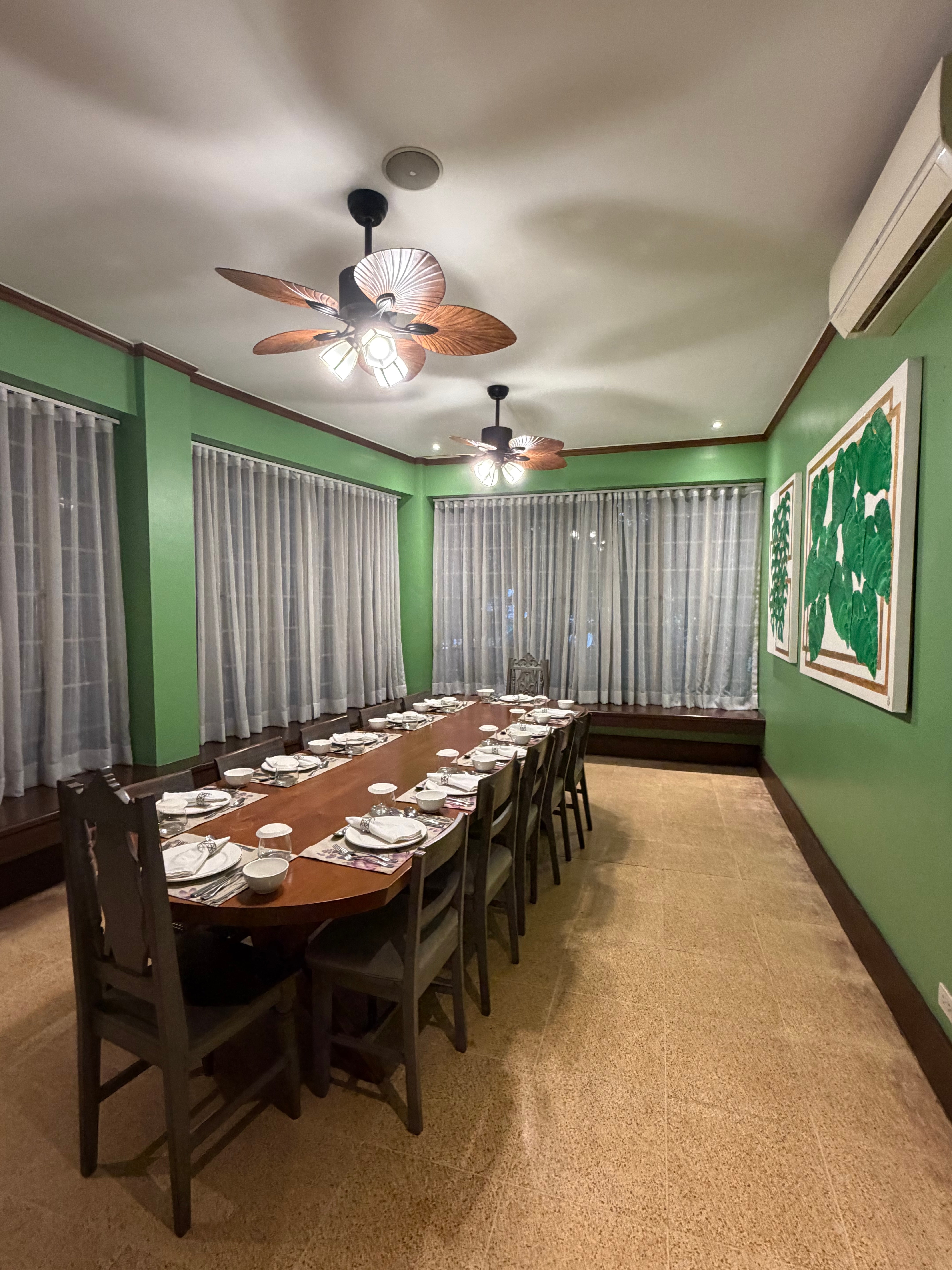 Elizabeth Room, Cabel’s spacious private dining room, ideal for larger gatherings, celebrations, and special occasions, with seating for up to 30 guests.