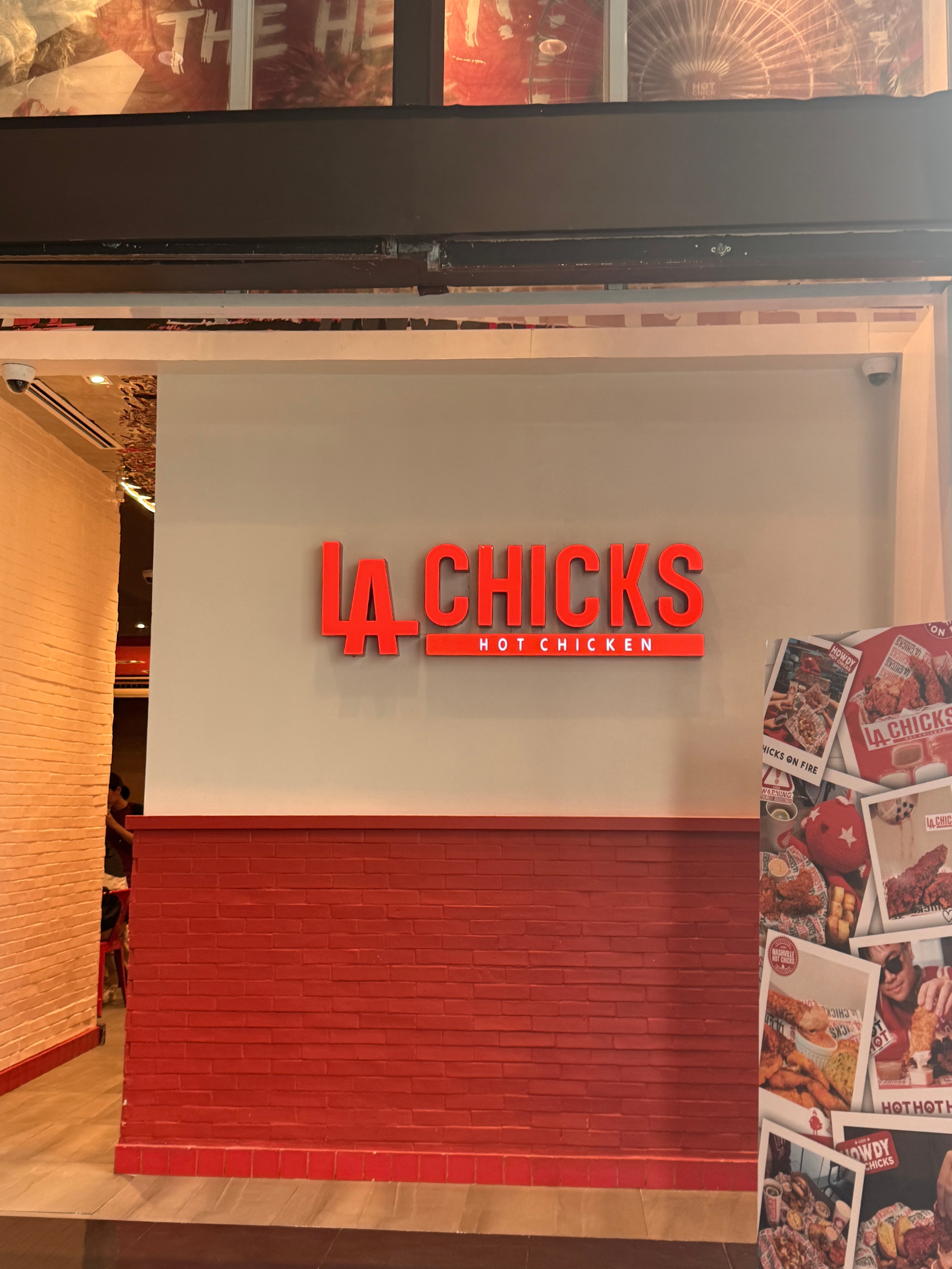 LA Chicks - Hot Chicken