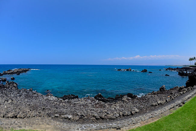 There is a great view of the ocean behind the 15th green. Photo by Matt Kartozian.