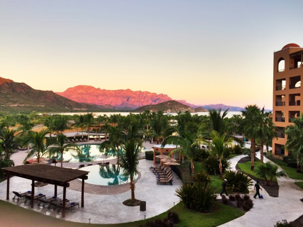 Resort Pools - R7