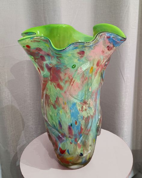 green-ruffle-vase