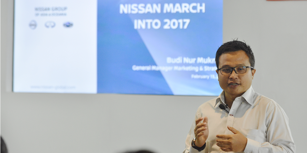 NMI 2 - General Manager Marketing Strategy NMI Budi Nur Mukmin menjelaskan komitmen Nissan untuk meningkatkan kepuasaan konsumen dengan berbagai inisiatif menyeluruh di bidang penjualan, purna jual dan produk baru.