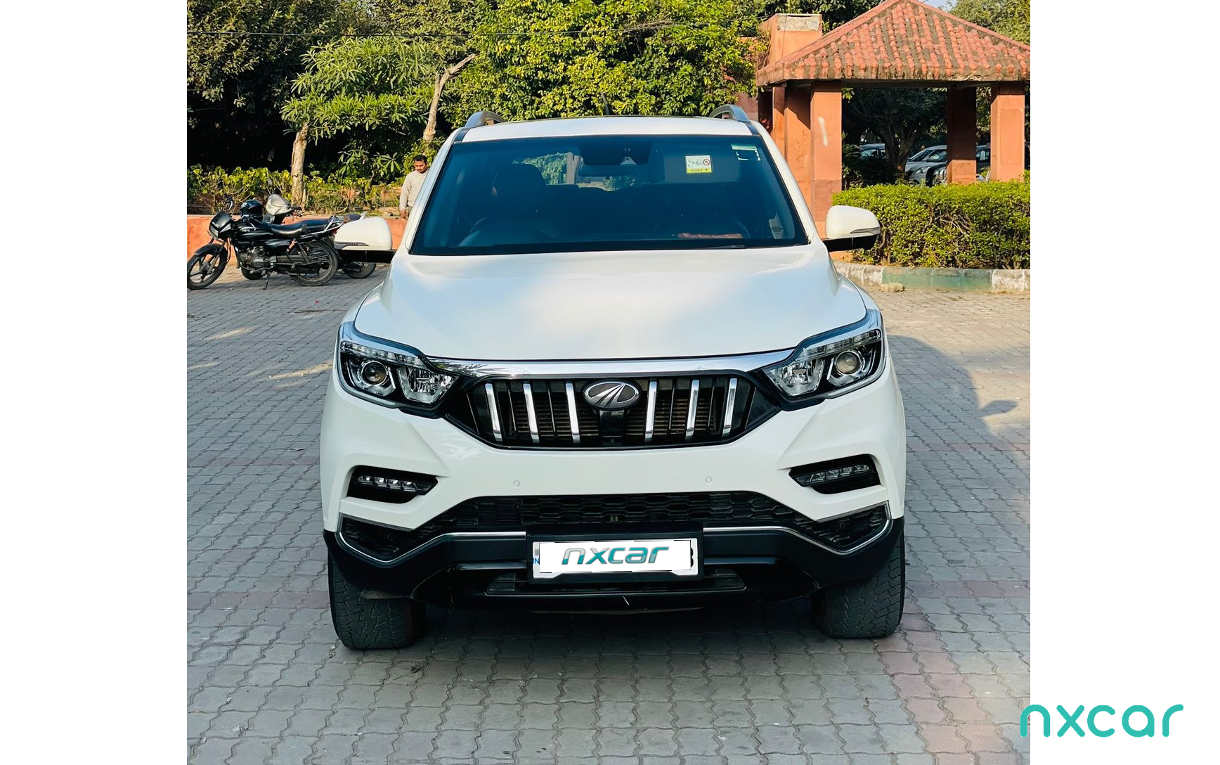 Mahindra Alturas G4
