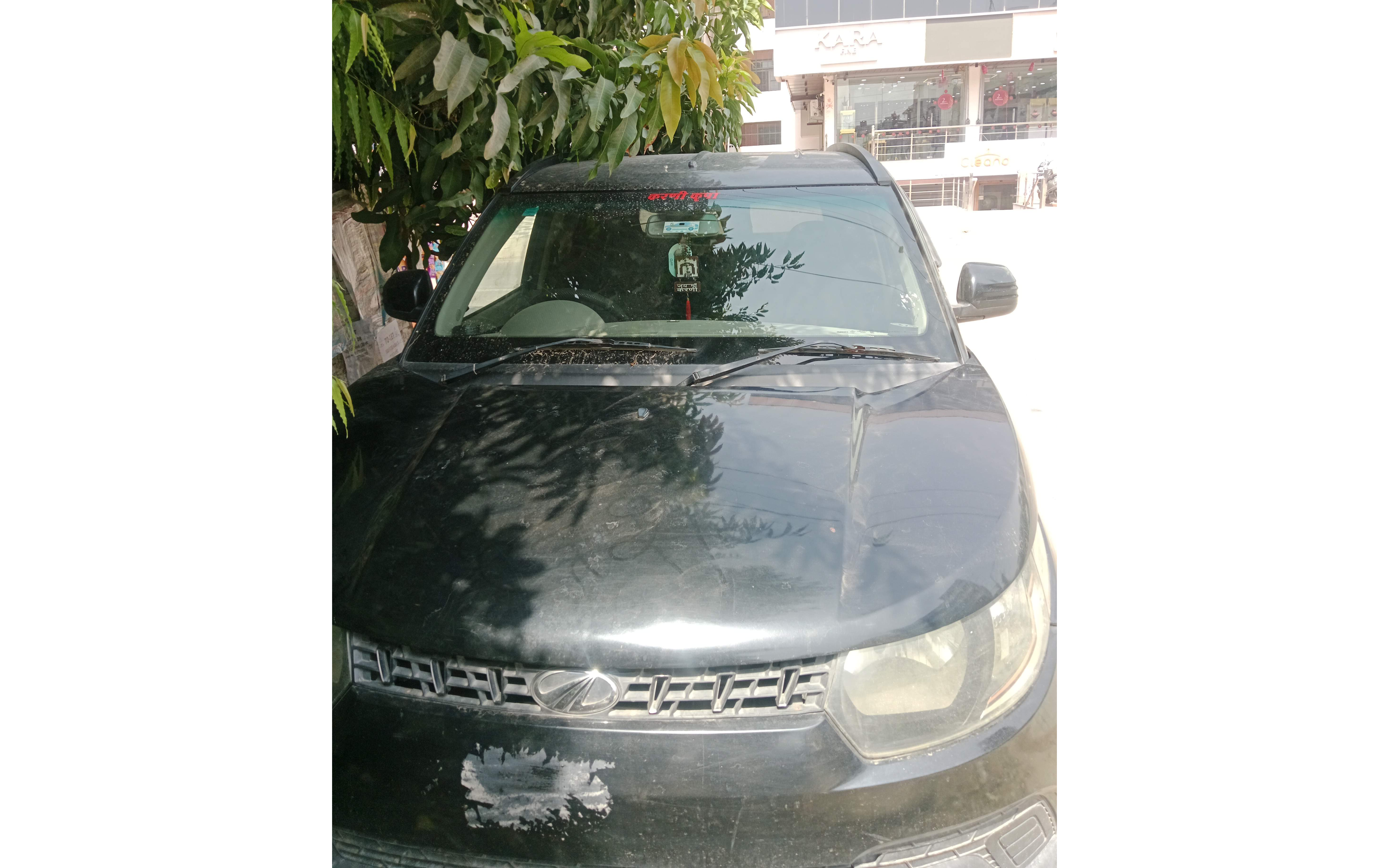 Mahindra KUV100