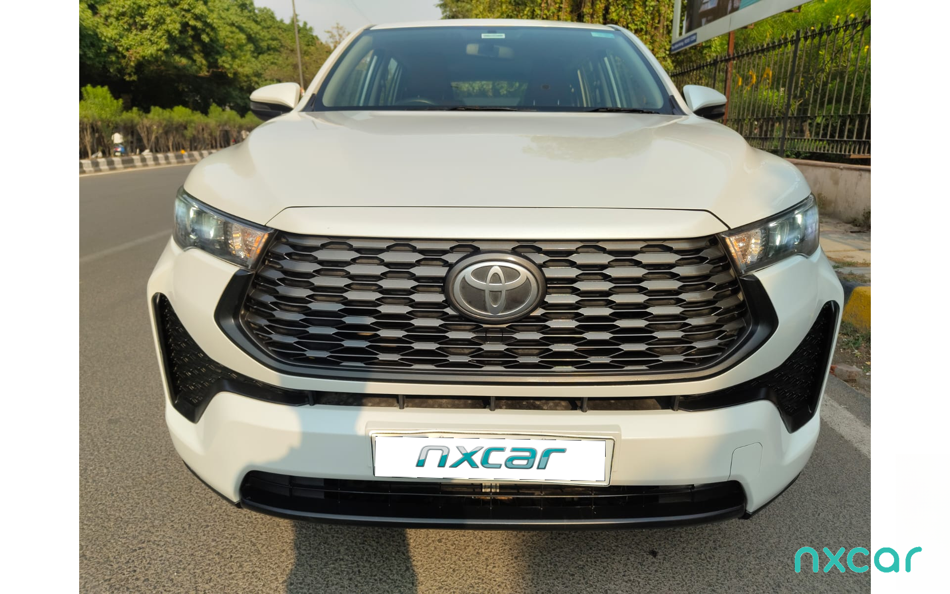 Toyota Innova Hycross
