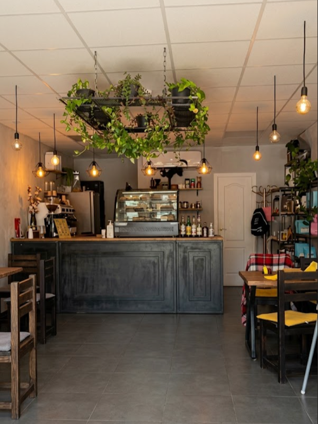 Фасад KUKU coffee&eat