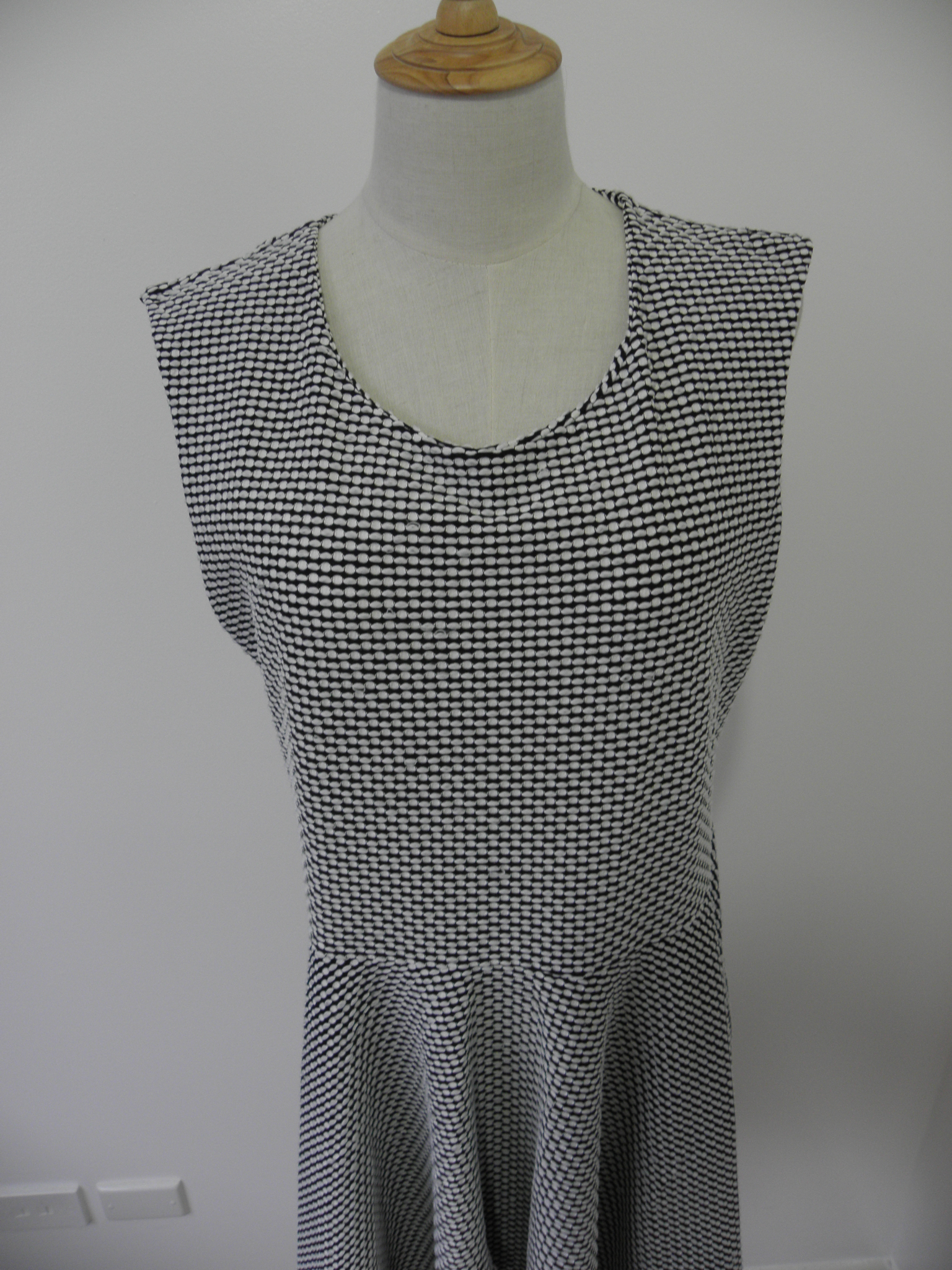 Izabel London Dress size 14-16, image 3
