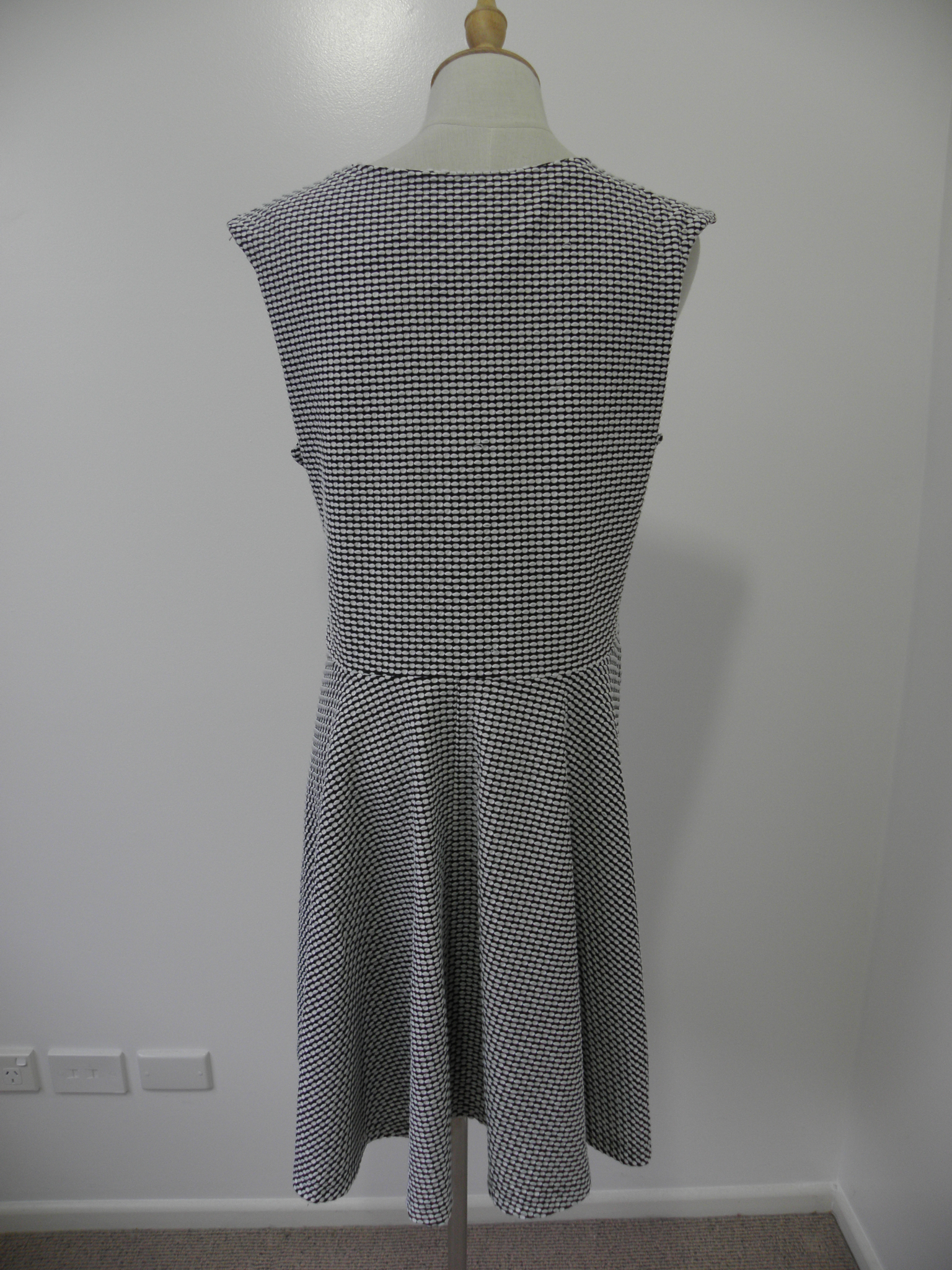 Izabel London Dress size 14-16, image 5