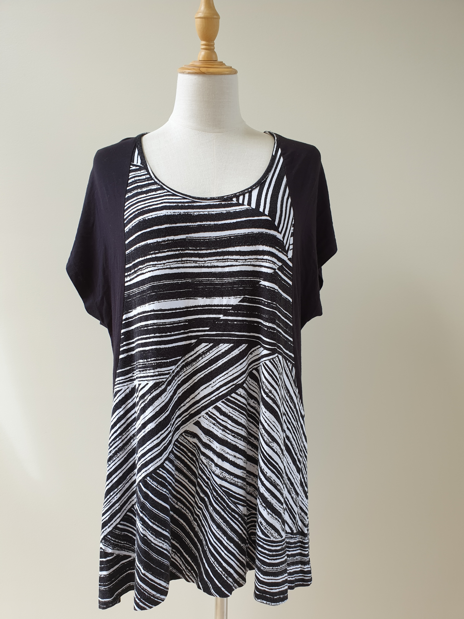 Virtuelle Tunic Top size 14-16