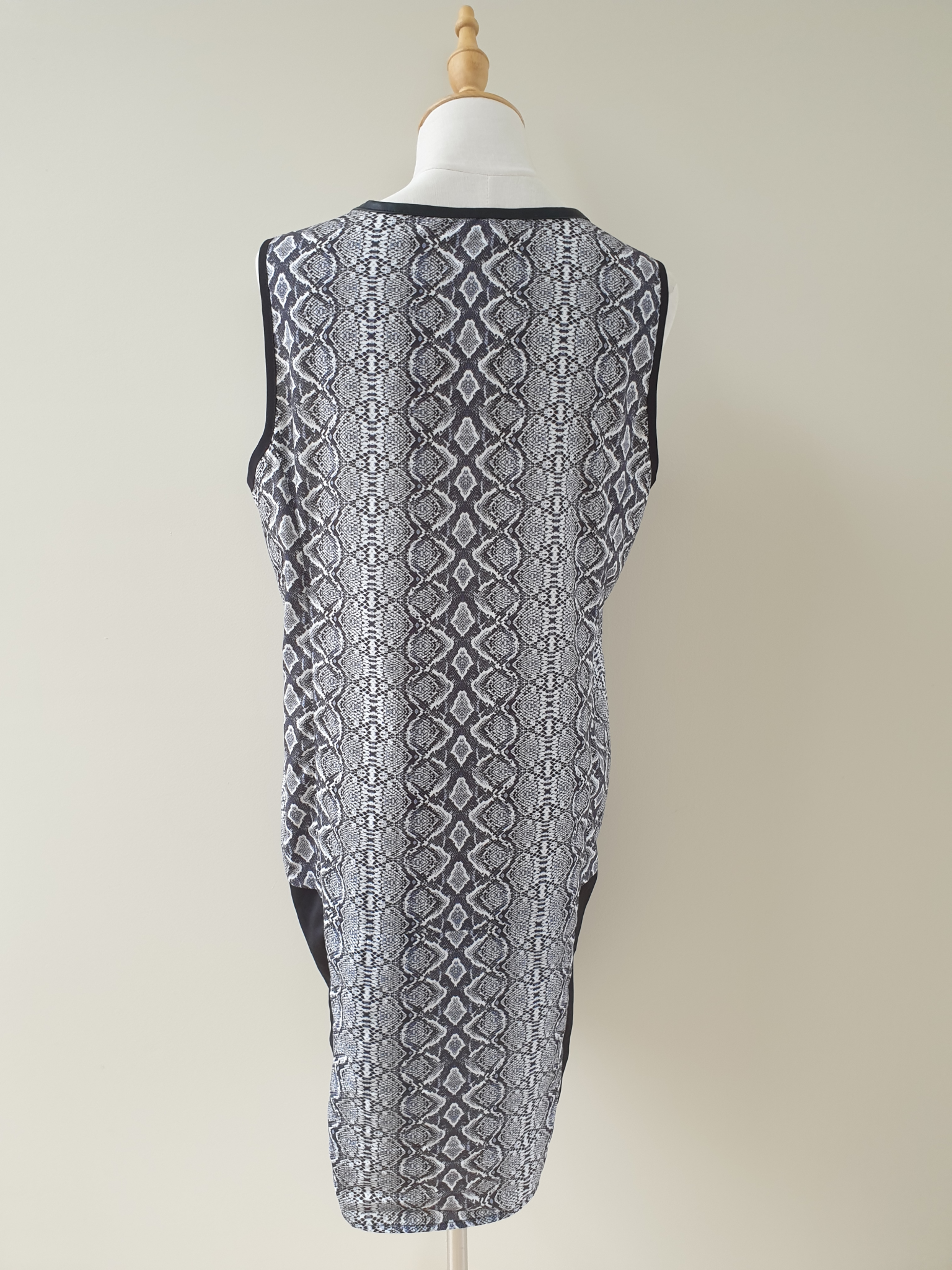 Max Black & White Sleeveless Tunic Dress Size 14, image 4