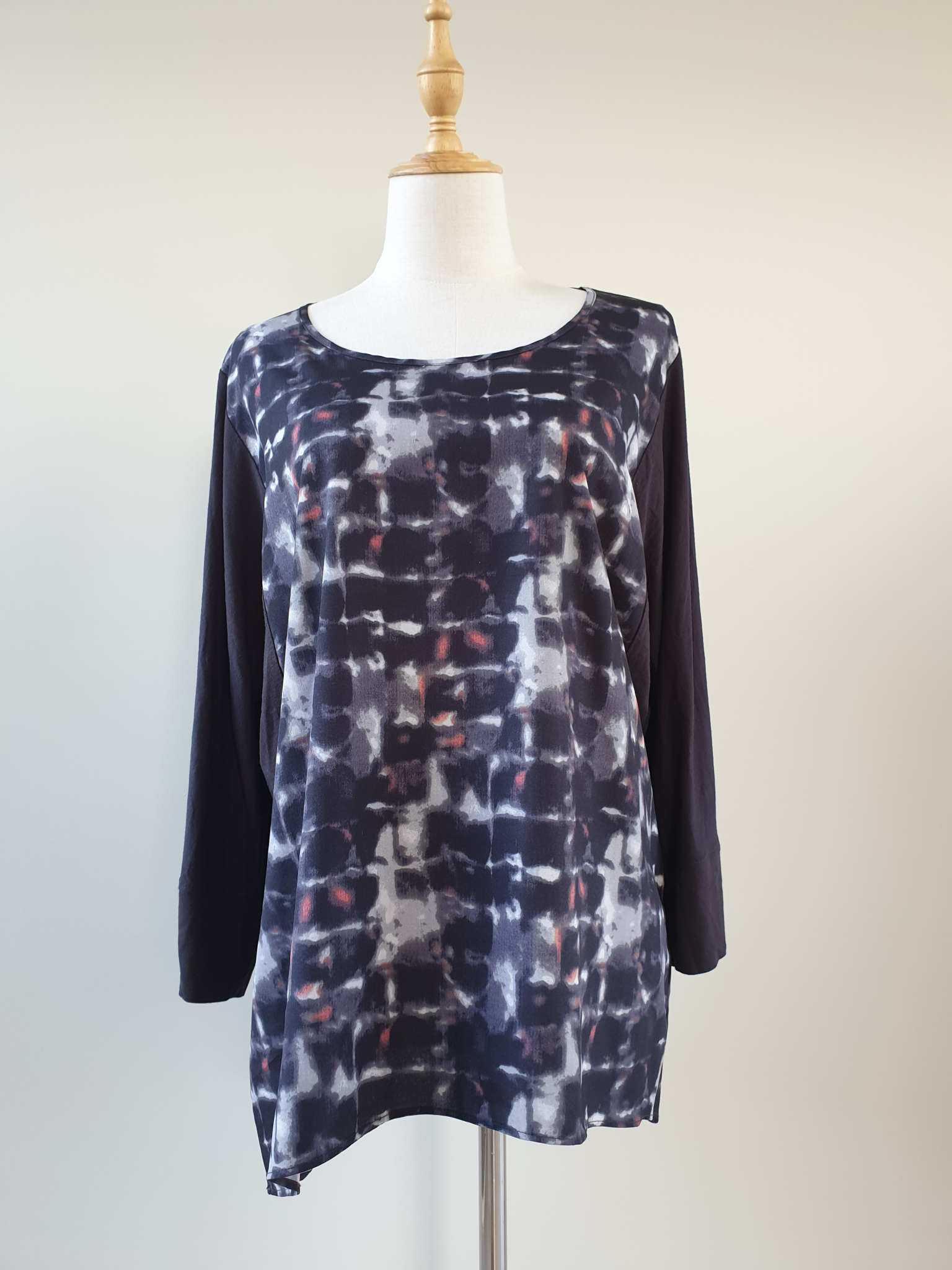 Vamp Top size 14