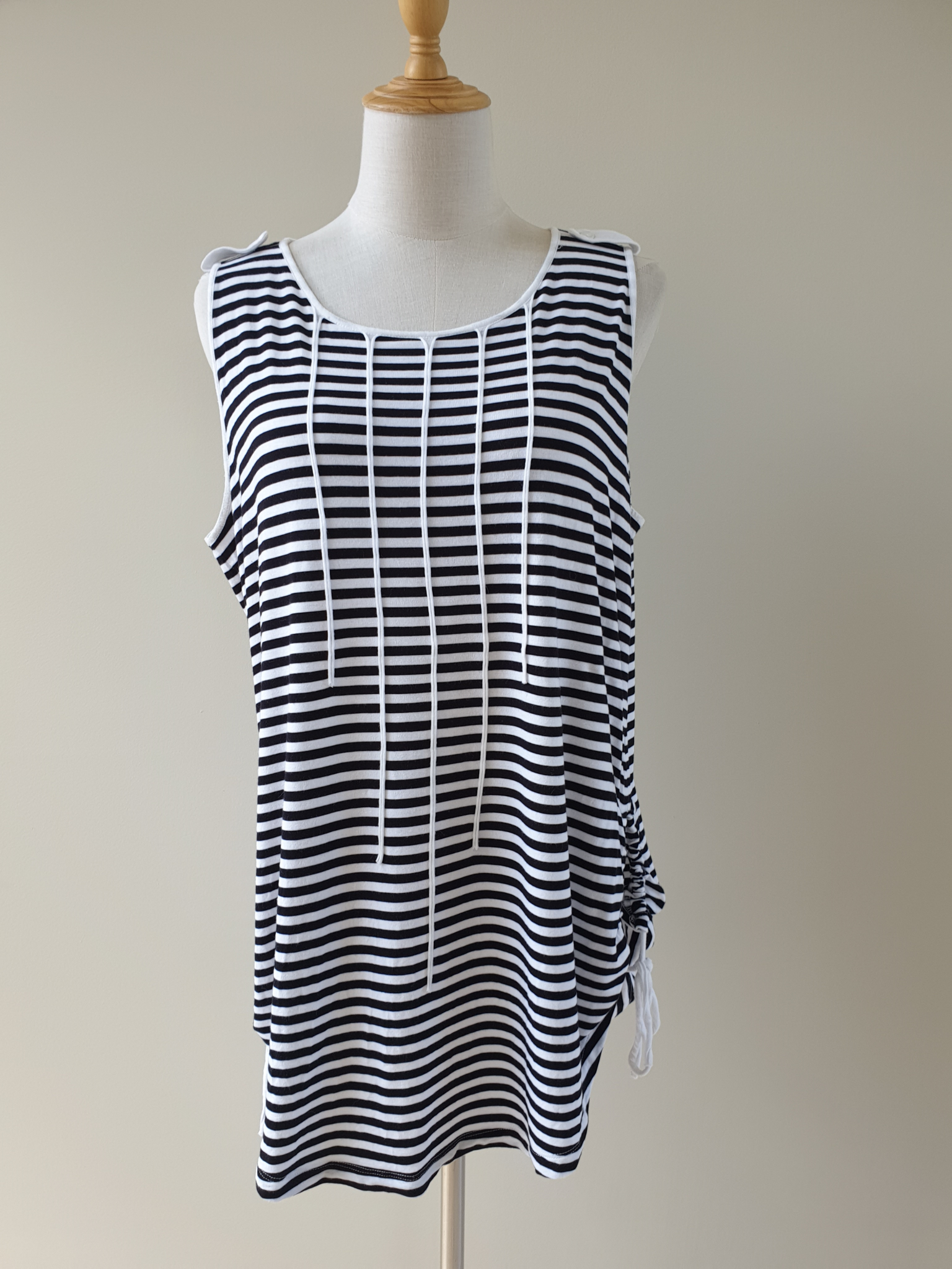 Zafina Tunic Top size 16