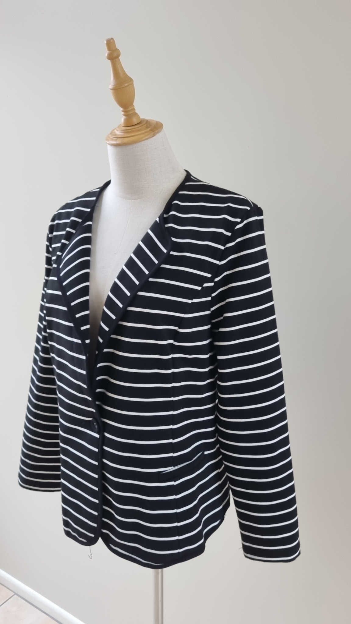 Merric Jacket size 14, image 2