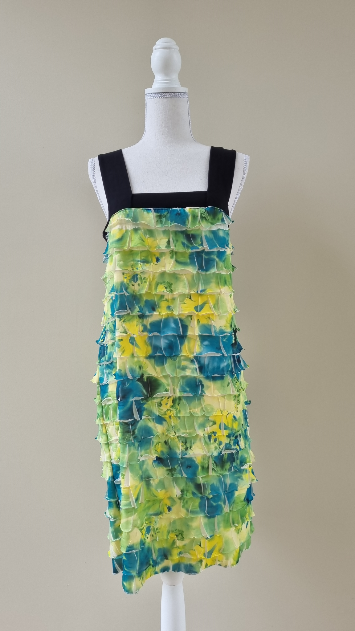 Willo Dress size 10-12 / M, image 2