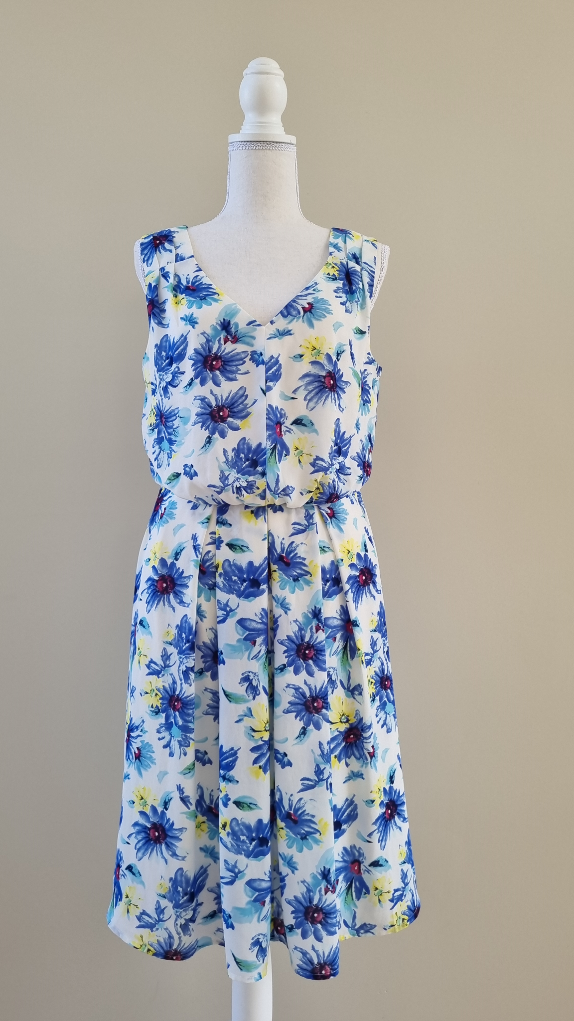 Emerge Dress Size 12, image 2