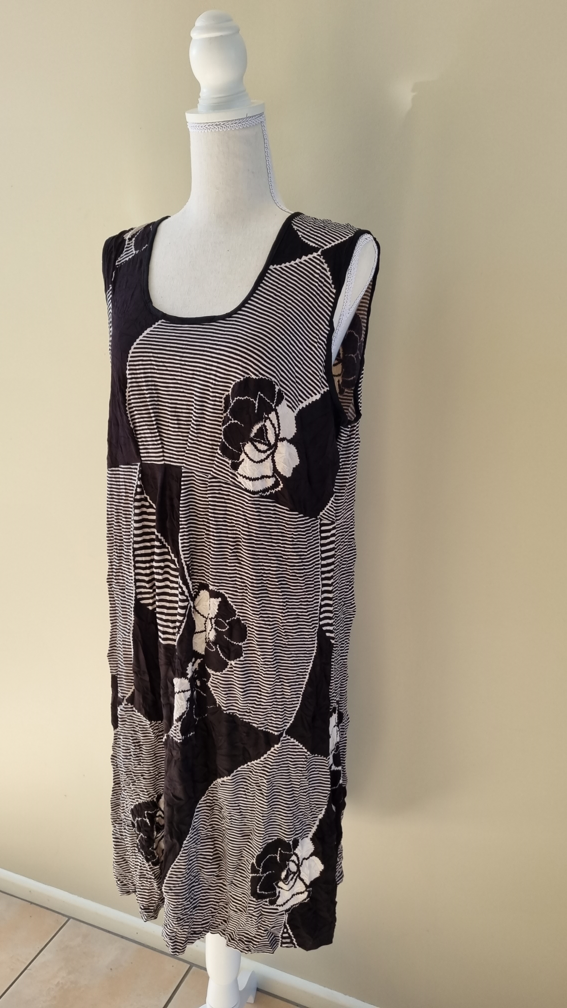 Merric Dress size 14, image 2