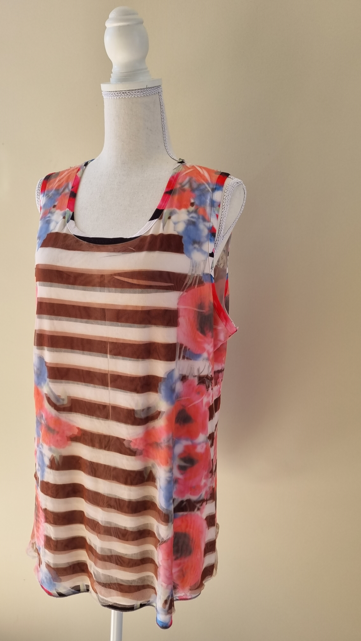 Merric Top Size 18, image 2