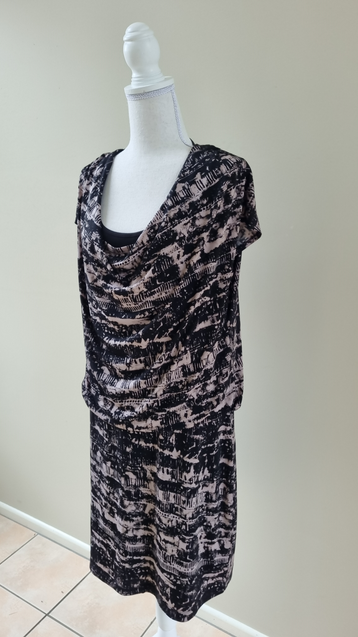 Jacqui E Dress Size 14, image 3
