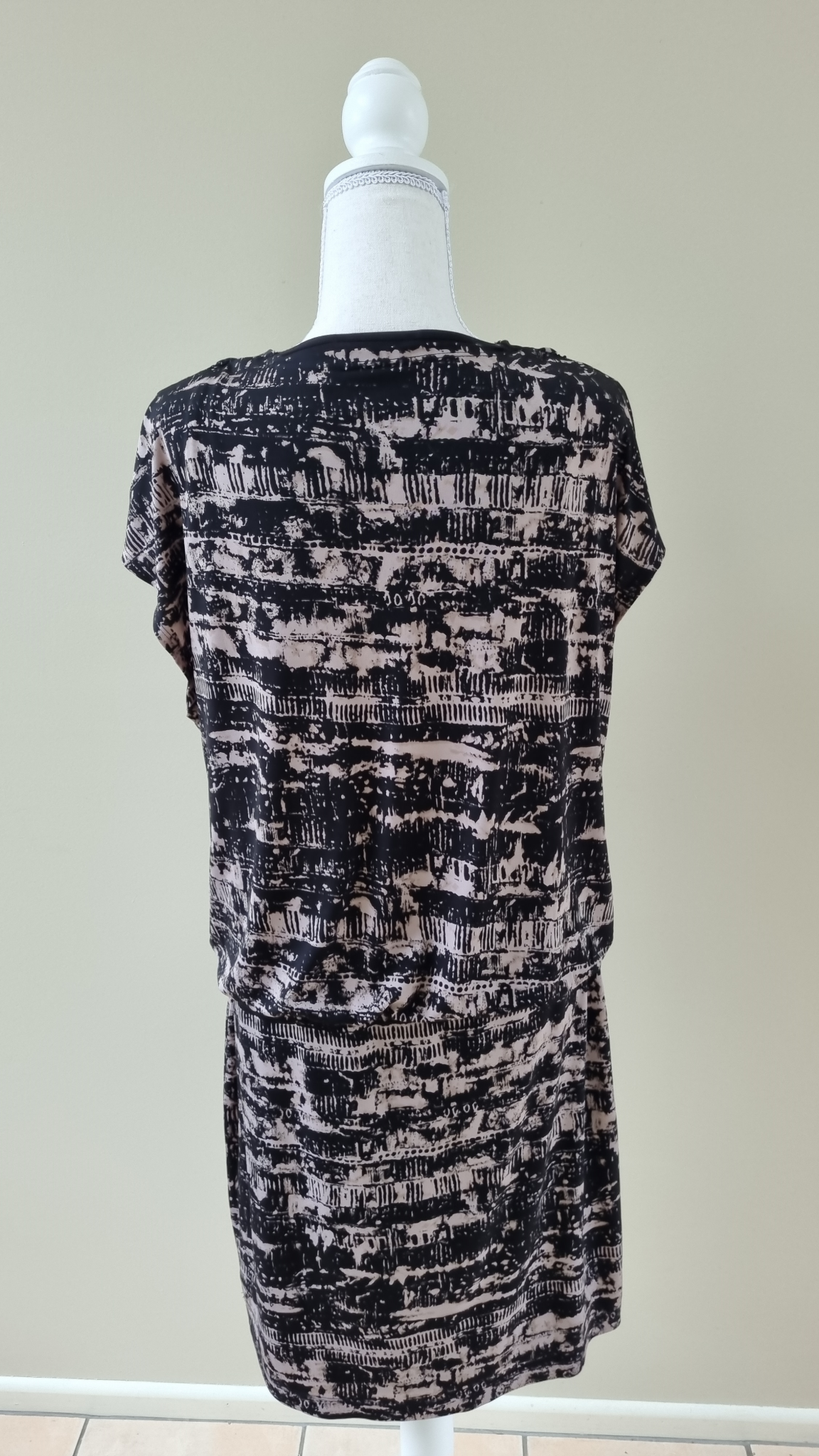 Jacqui E Dress Size 14, image 4