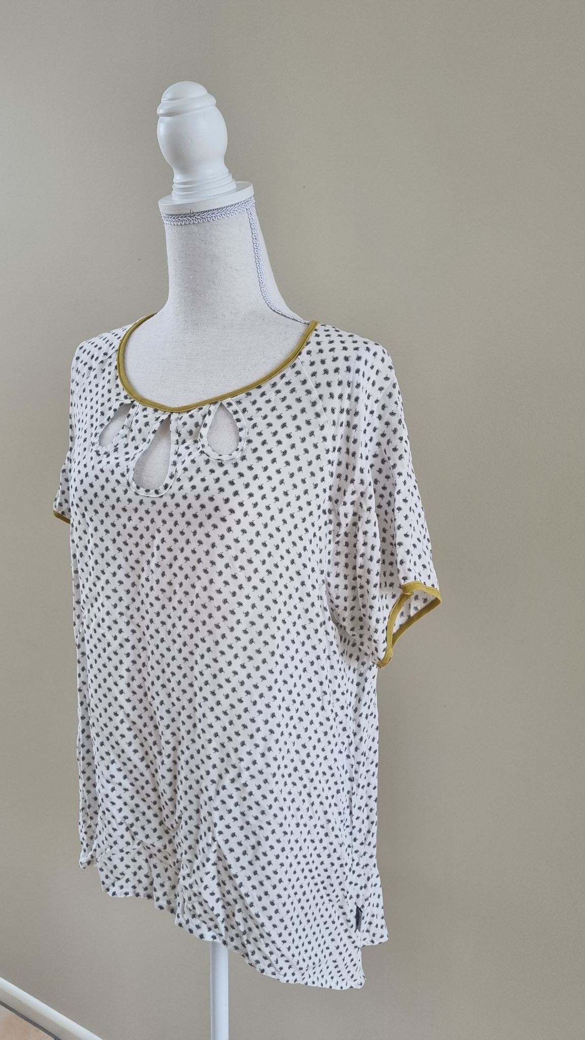 Art Style Tunic Top Size 16, image 2