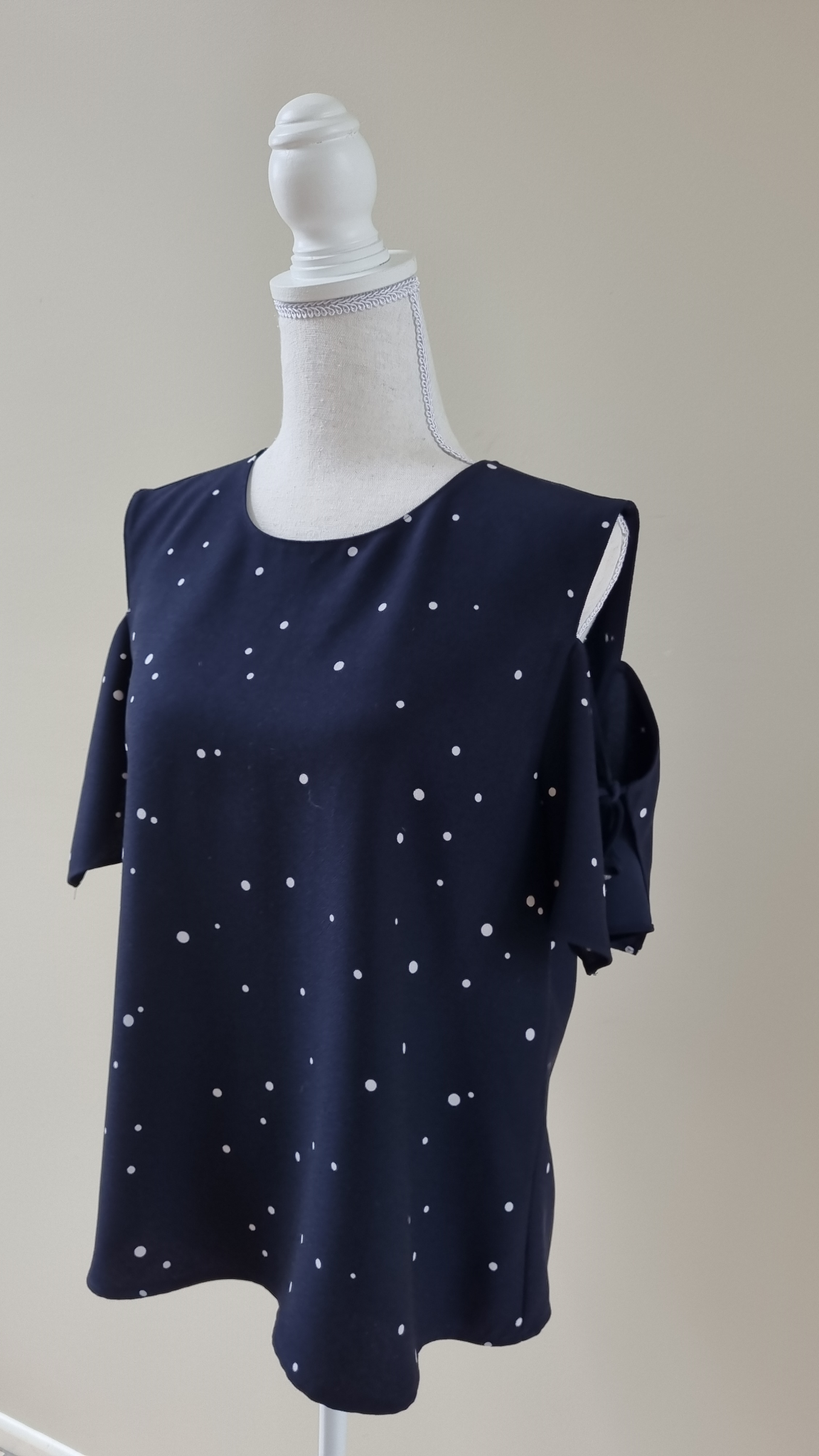 Veronika Maine Top Size 14, image 2