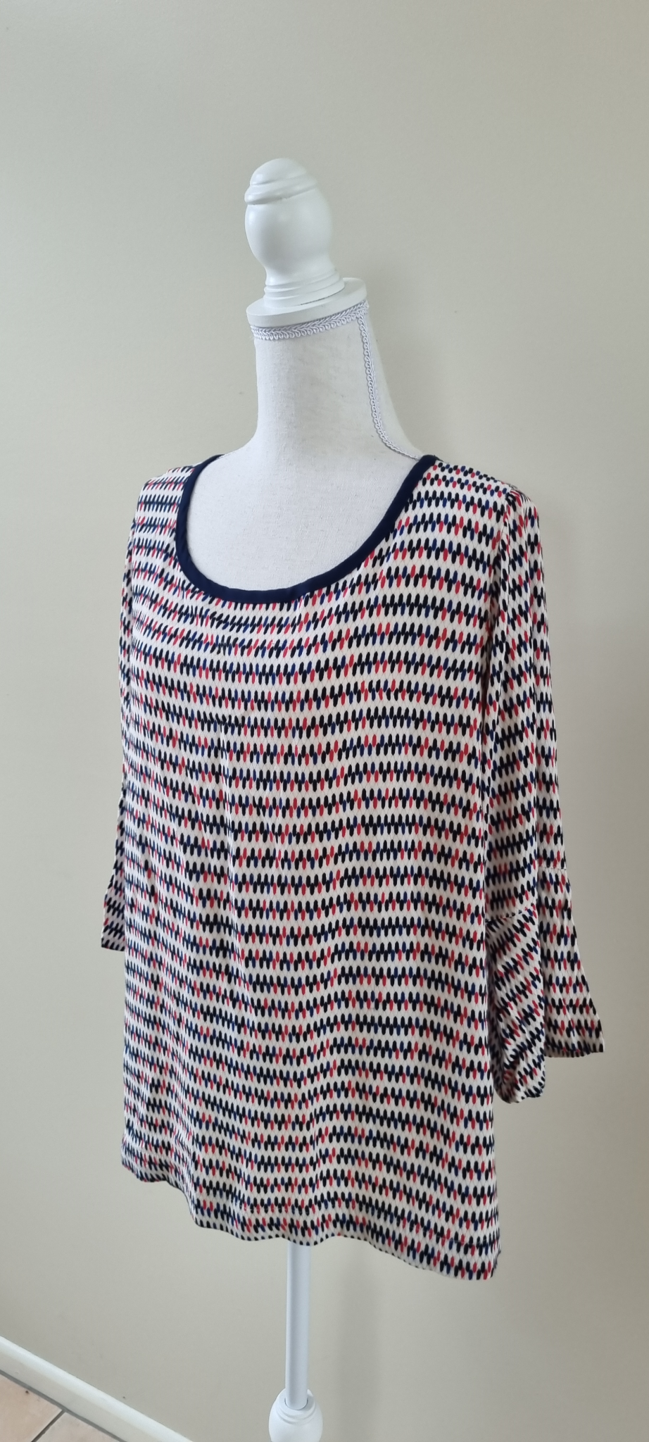 Jeanswest Top size 16, image 2
