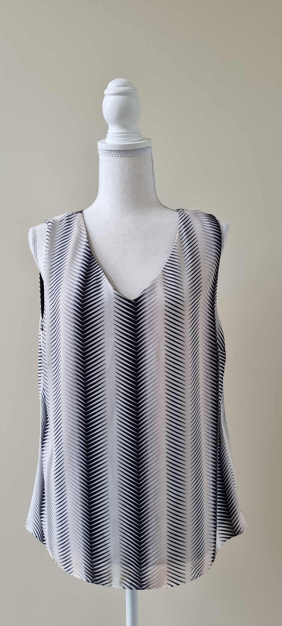Oliver Black Tunic Top size 14, image 2