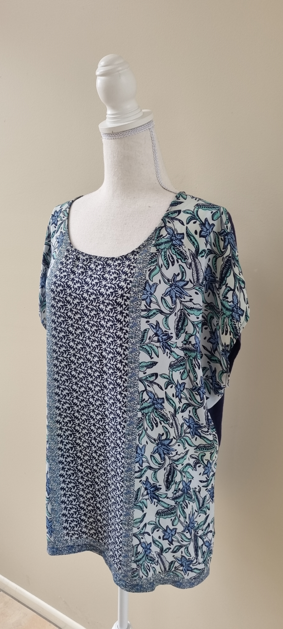 Sara Tunic Top size 22, image 2