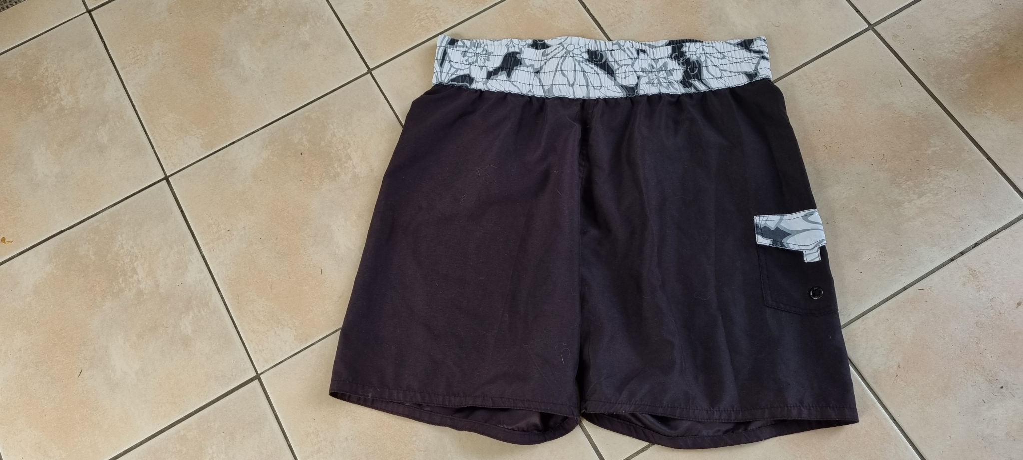 Maya Shorts size 14, image 2