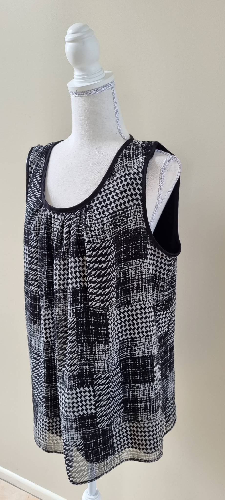 Jacqui E size 14 Top, image 2