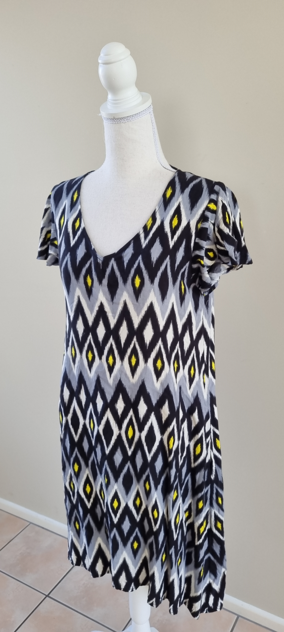 Vassalli Dress size 10, image 2