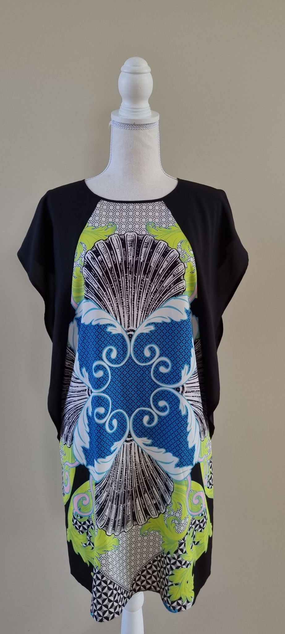 Decjuba Dress size 10