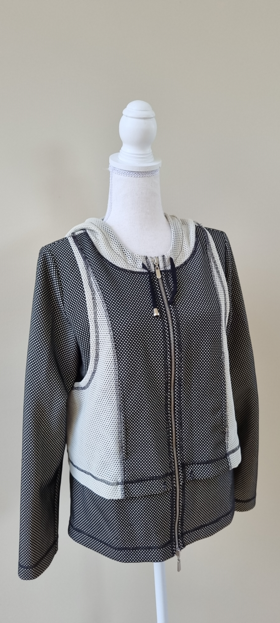 Bazaar Hoodie Jacket size 12, image 2