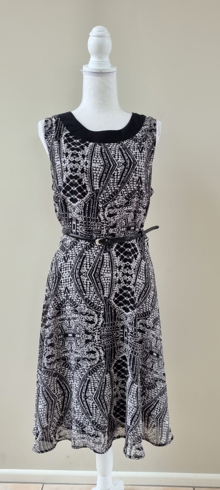 Virtuelle Dress size 12, image 2