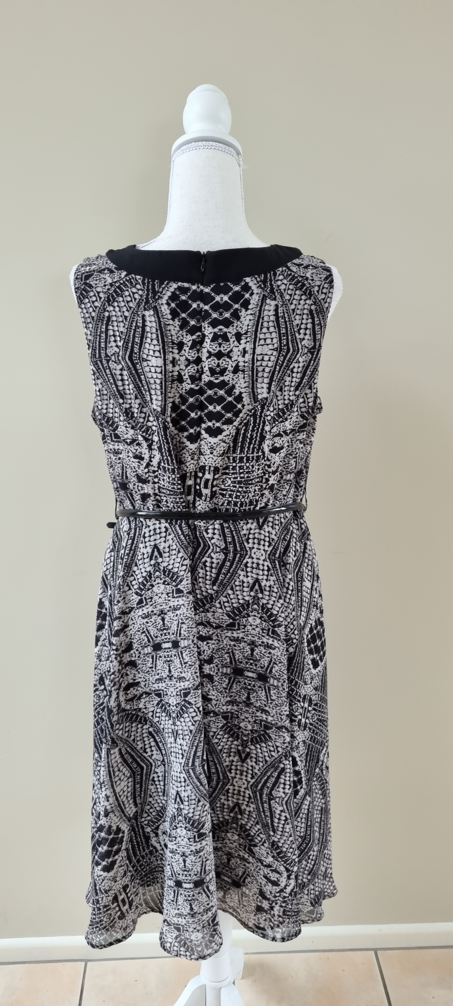 Virtuelle Dress size 12, image 4
