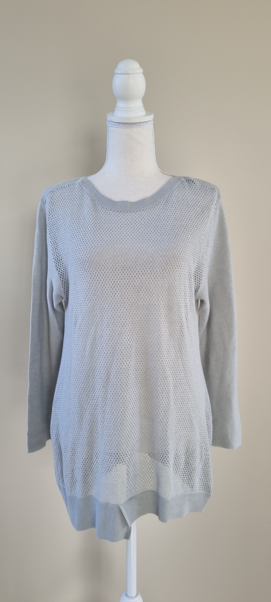 White on Black Linen Blend Top S