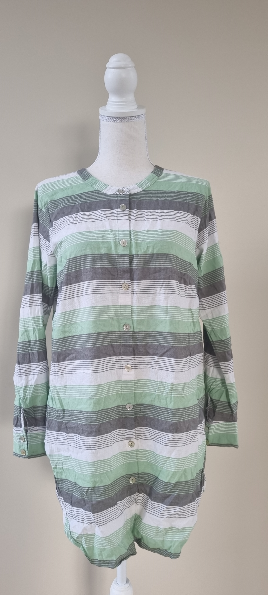 Sara Tunic Shirt size 14