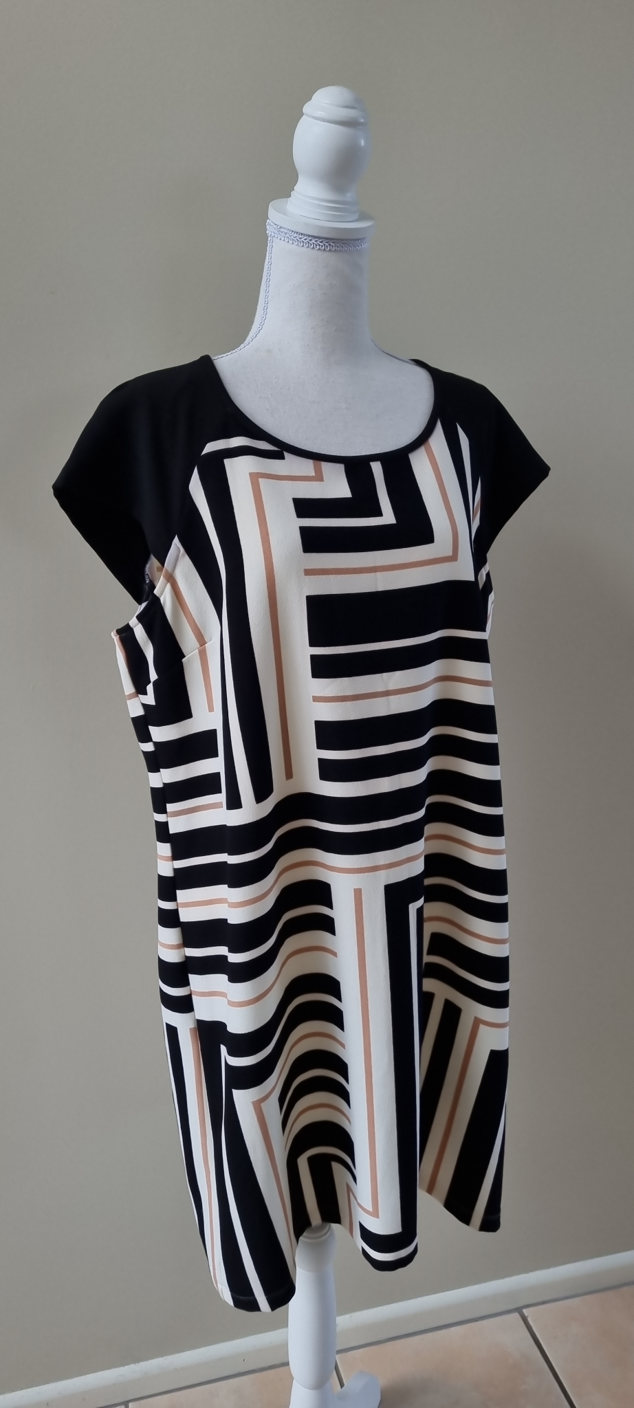 Stella Dress Size 18, image 3