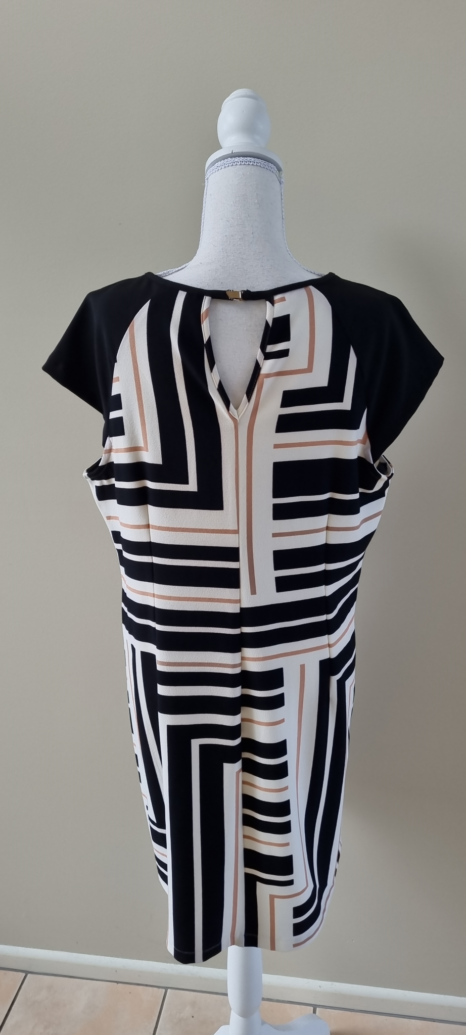Stella Dress Size 18, image 4