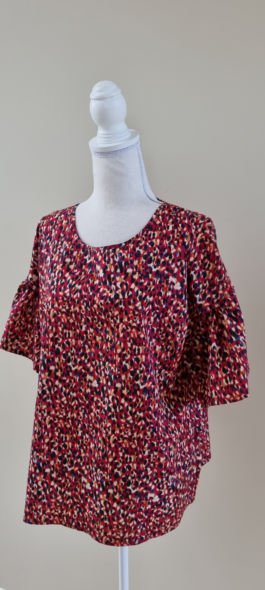 White Chalk Top Size 16, image 2