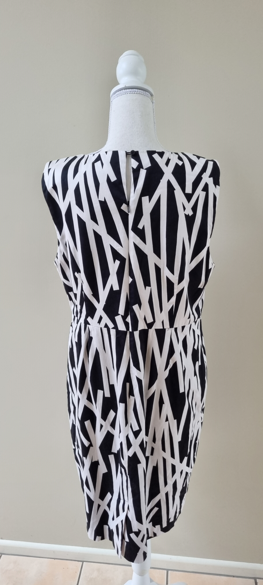 Jacqui E Dress Size 16, image 3