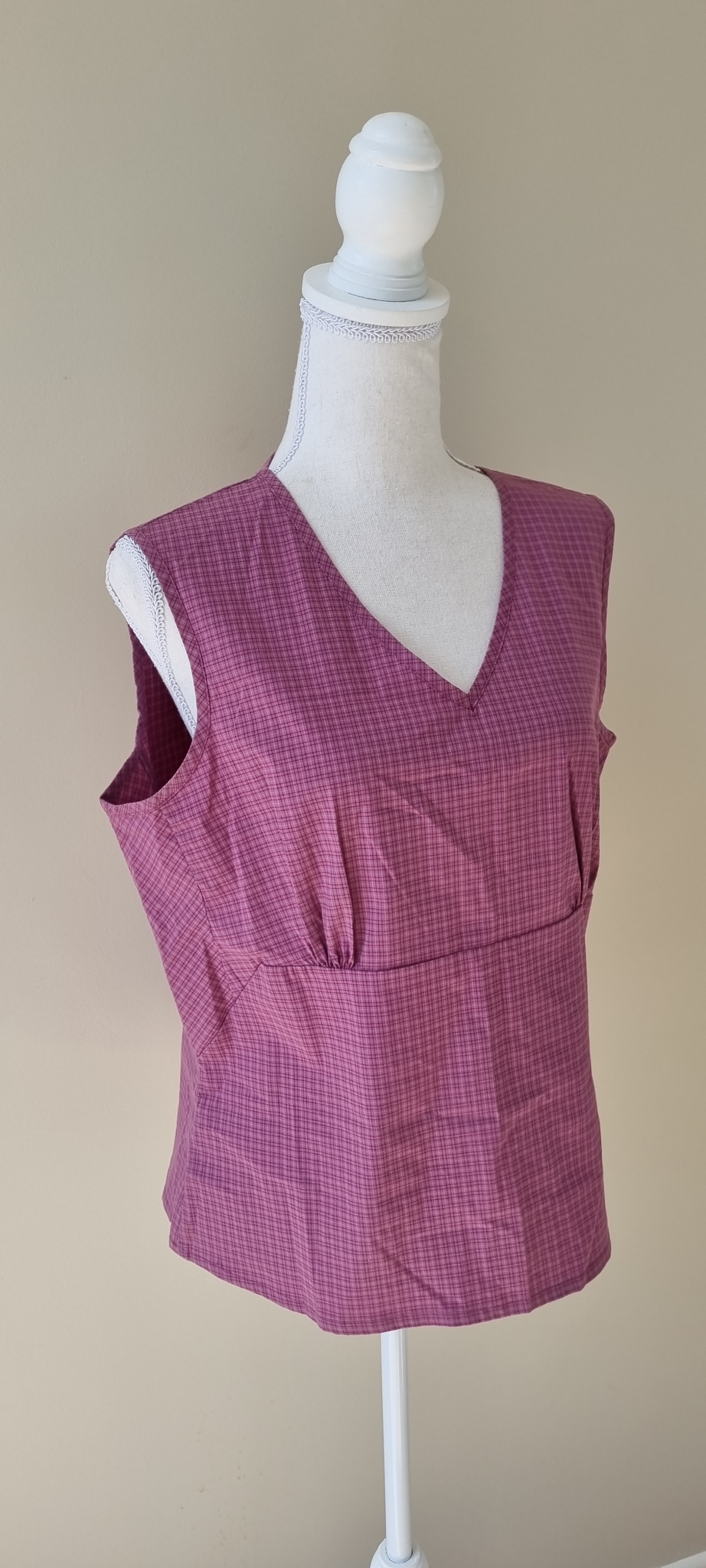 Kathmandu Top Size 16, image 3