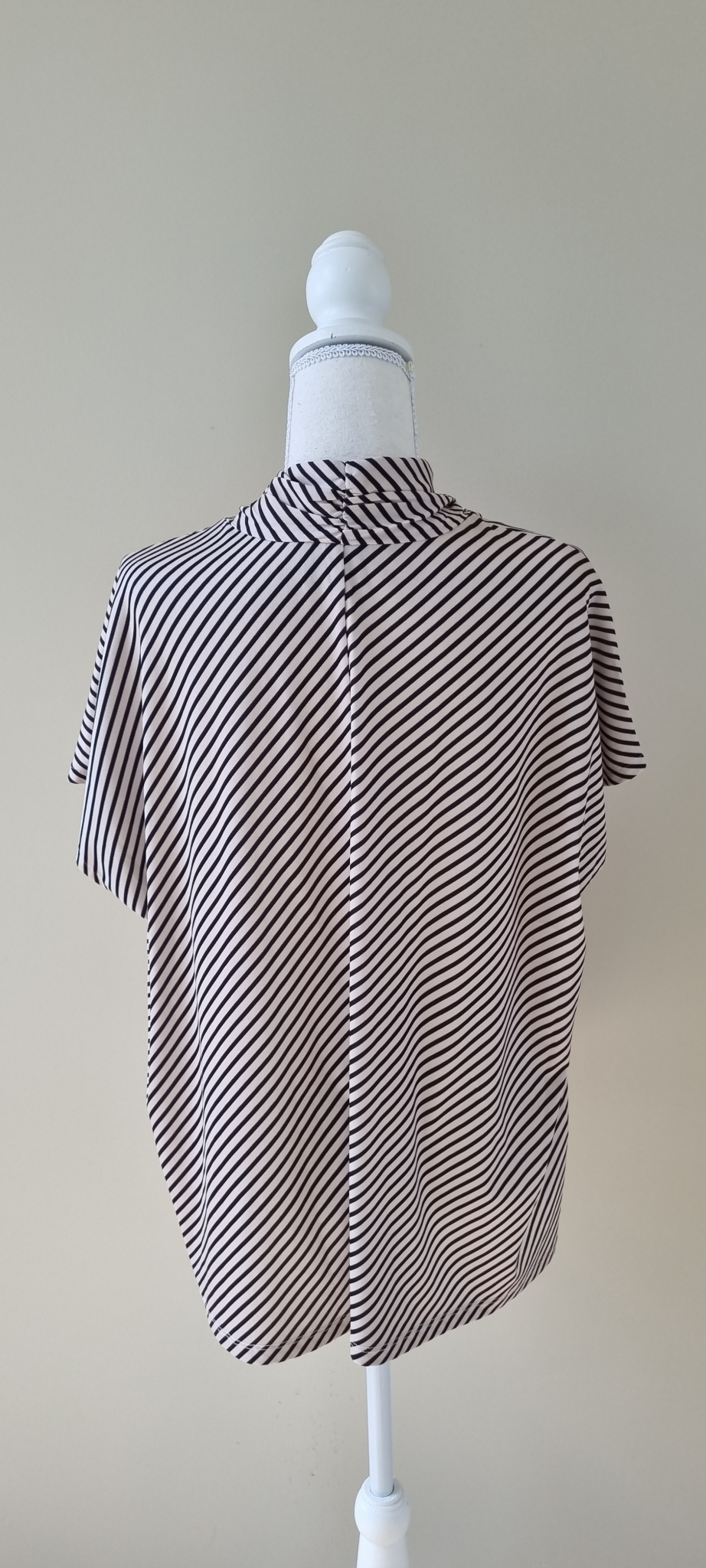 Studio Curve Top Size 16, image 3
